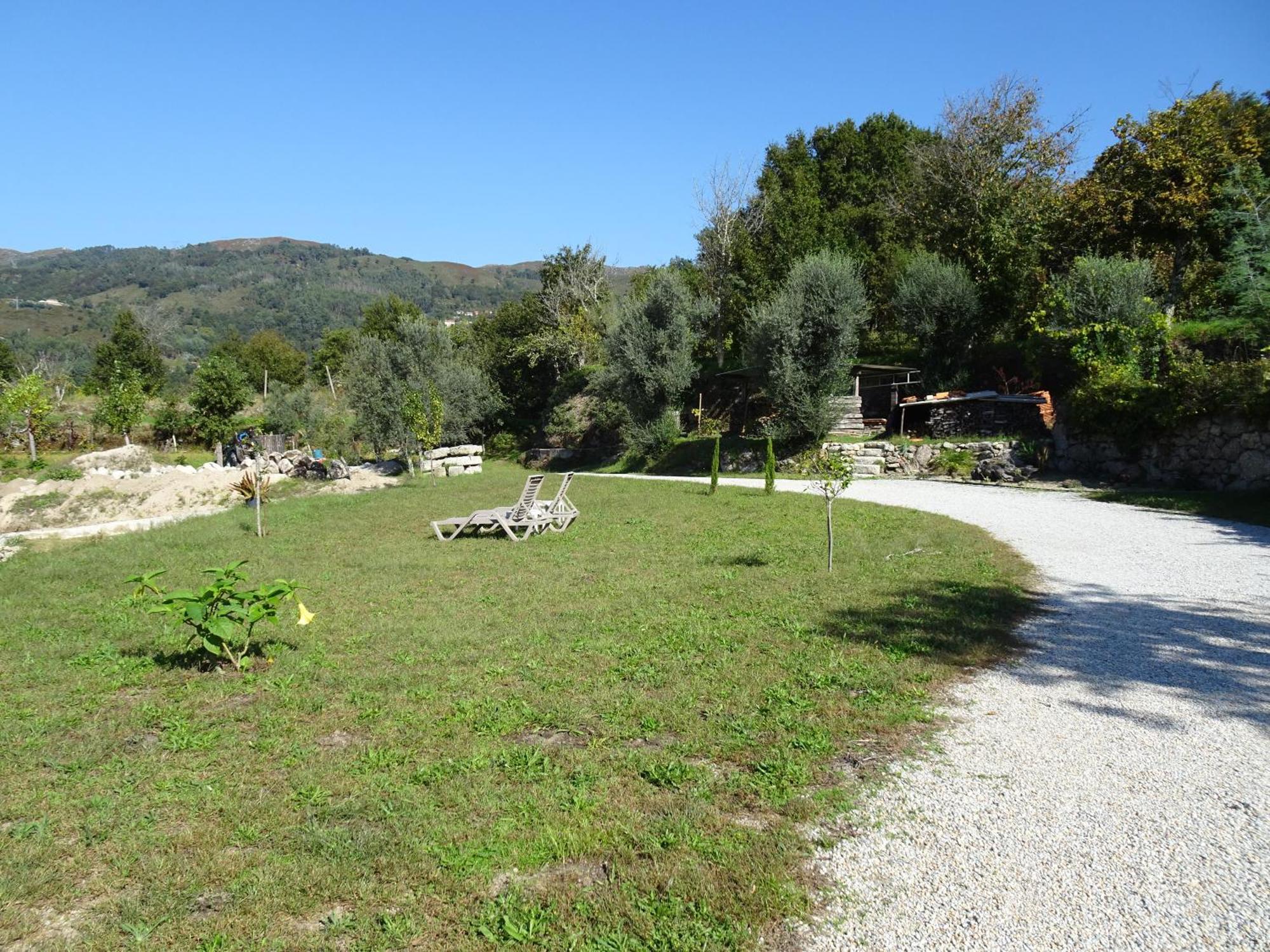 A Casa Com 2 Pereiras Bed & Breakfast Terras de Bouro Dış mekan fotoğraf